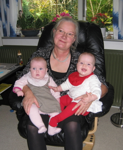 Svigermor med de to nyeste børnebørn